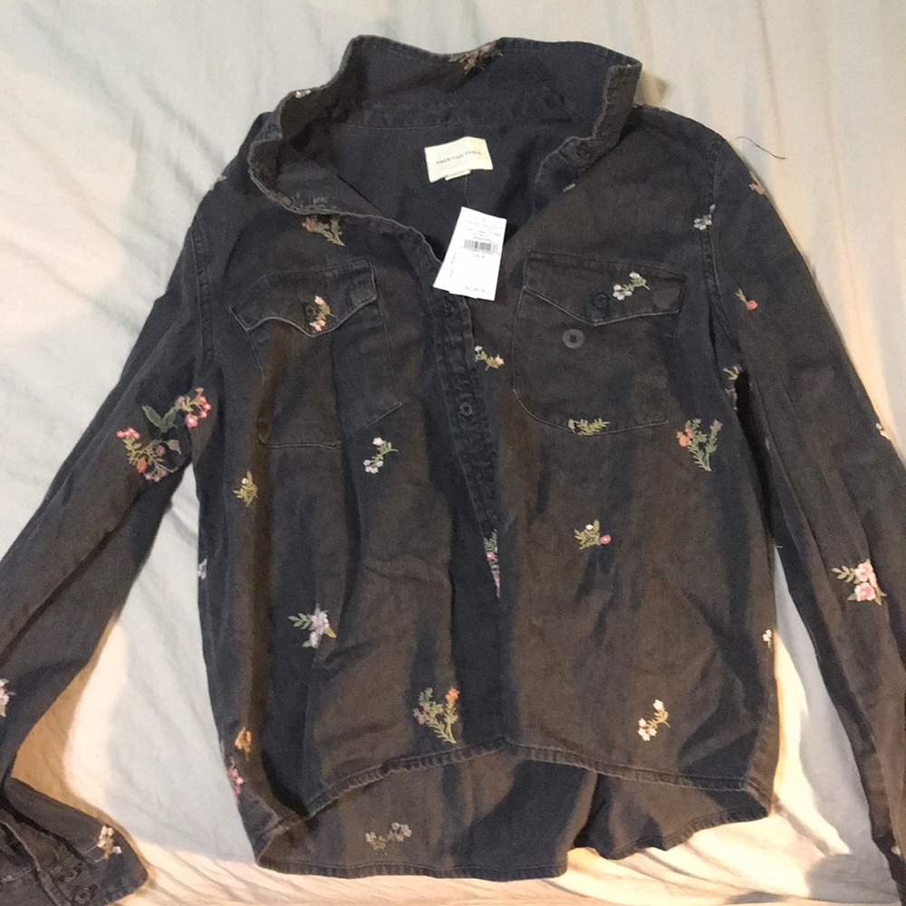 American Eagle Long sleeve black flower shirt